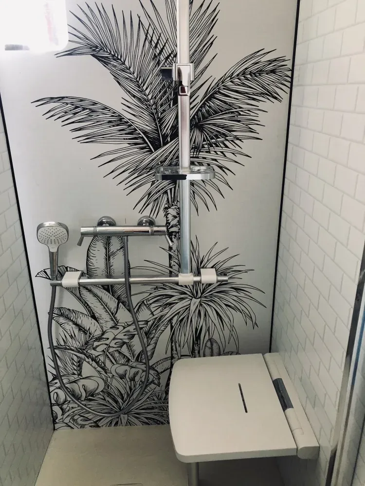 Salle de bains PMR à Beauchamp